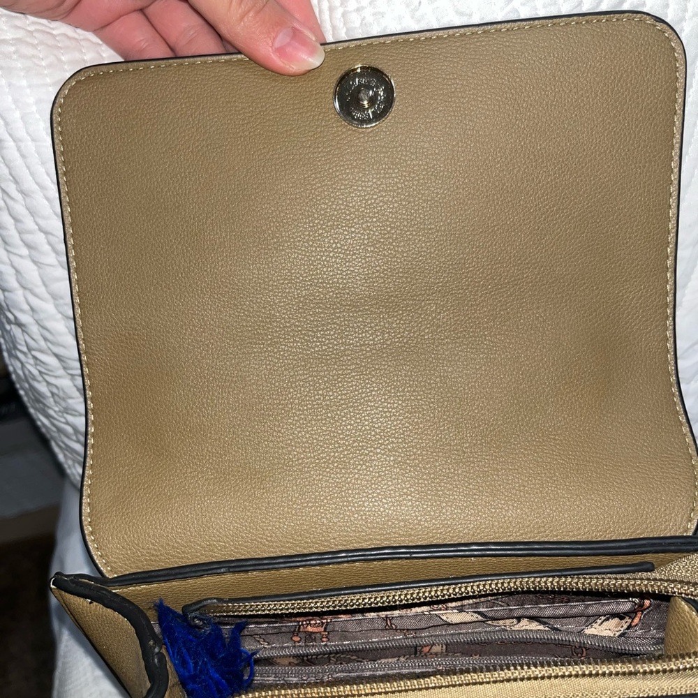 Backpack - Picture 3 of 7